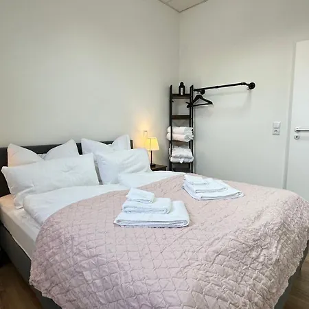 Loft - Sauna - 4 Schlafzimmer - 2 Baeder - Stadtmitte - 2 Parkplaetze Apartmán *