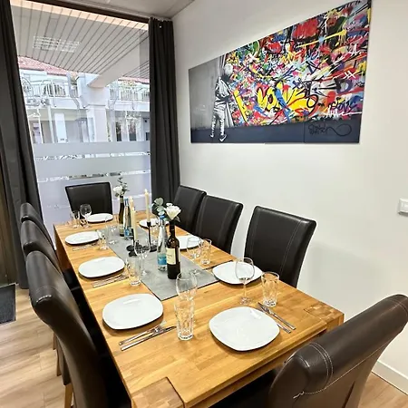 Loft - Sauna - 4 Schlafzimmer - 2 Baeder - Stadtmitte - 2 Parkplaetze