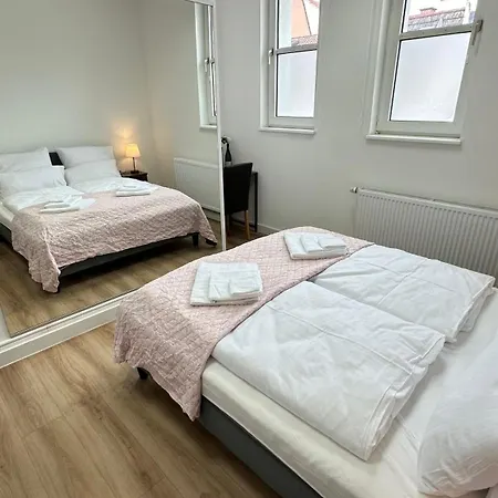 Loft - Sauna - 4 Schlafzimmer - 2 Baeder - Stadtmitte - 2 Parkplaetze