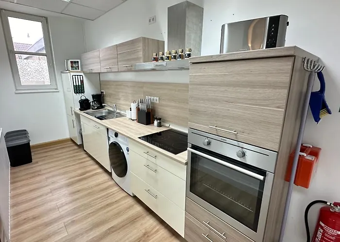 Loft - Sauna - 4 Schlafzimmer - 2 Baeder - Stadtmitte - 2 Parkplaetze שפייר