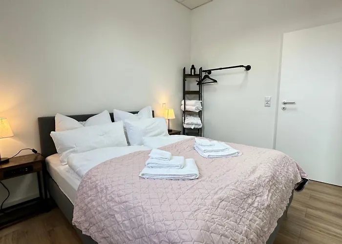 Loft - Sauna - 4 Schlafzimmer - 2 Baeder - Stadtmitte - 2 Parkplaetze דירה *