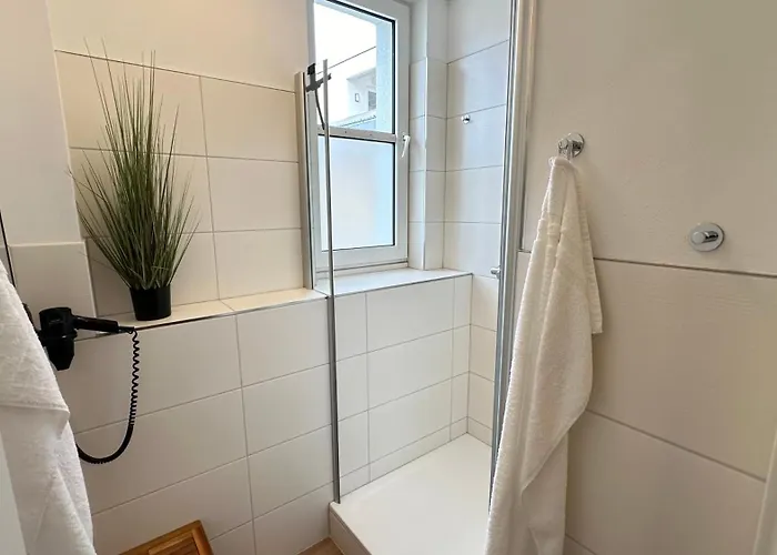 Loft - Sauna - 4 Schlafzimmer - 2 Baeder - Stadtmitte - 2 Parkplaetze