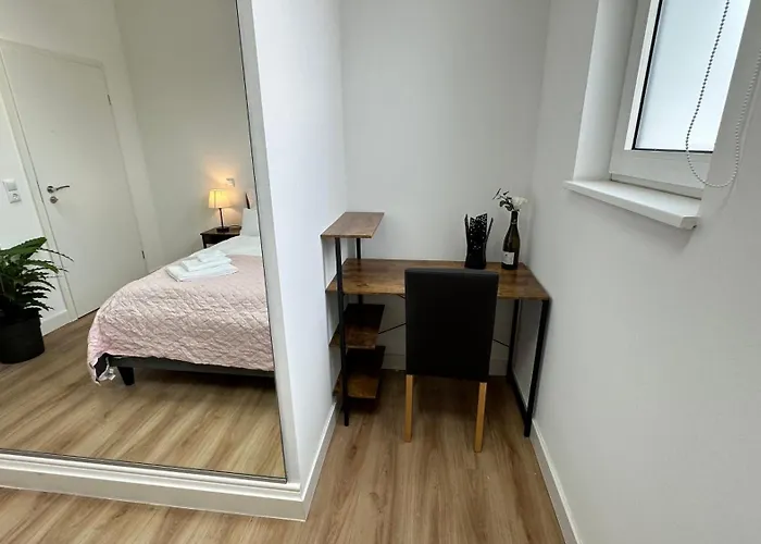 Loft - Sauna - 4 Schlafzimmer - 2 Baeder - Stadtmitte - 2 Parkplaetze * שפייר
