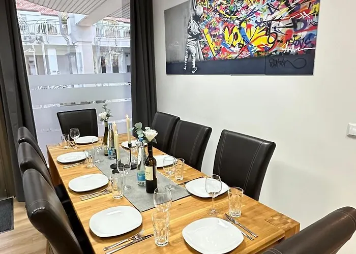 Loft - Sauna - 4 Schlafzimmer - 2 Baeder - Stadtmitte - 2 Parkplaetze