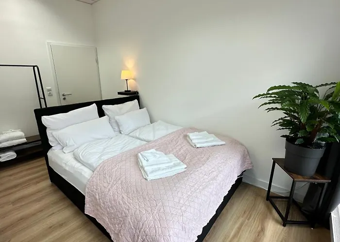 Loft - Sauna - 4 Schlafzimmer - 2 Baeder - Stadtmitte - 2 Parkplaetze שפייר