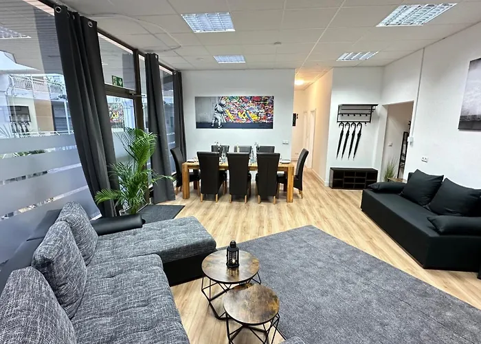 Loft - Sauna - 4 Schlafzimmer - 2 Baeder - Stadtmitte - 2 Parkplaetze שפייר